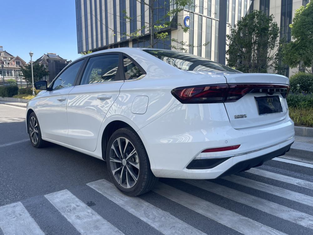 GEELY Emgrand 2025 car image #4