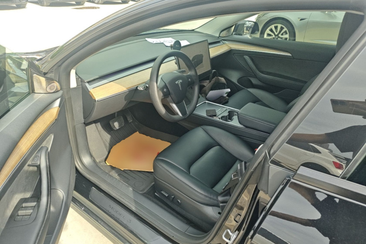 Tesla Model 3 2022 car image #15