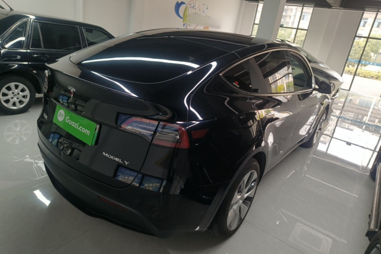 Tesla Model Y 2023 #7 Tesla Model Y 2023 car image #7