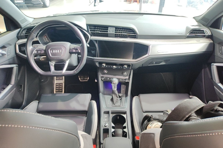 Audi Q3 2024 #10 Audi Q3 2024 car image #10