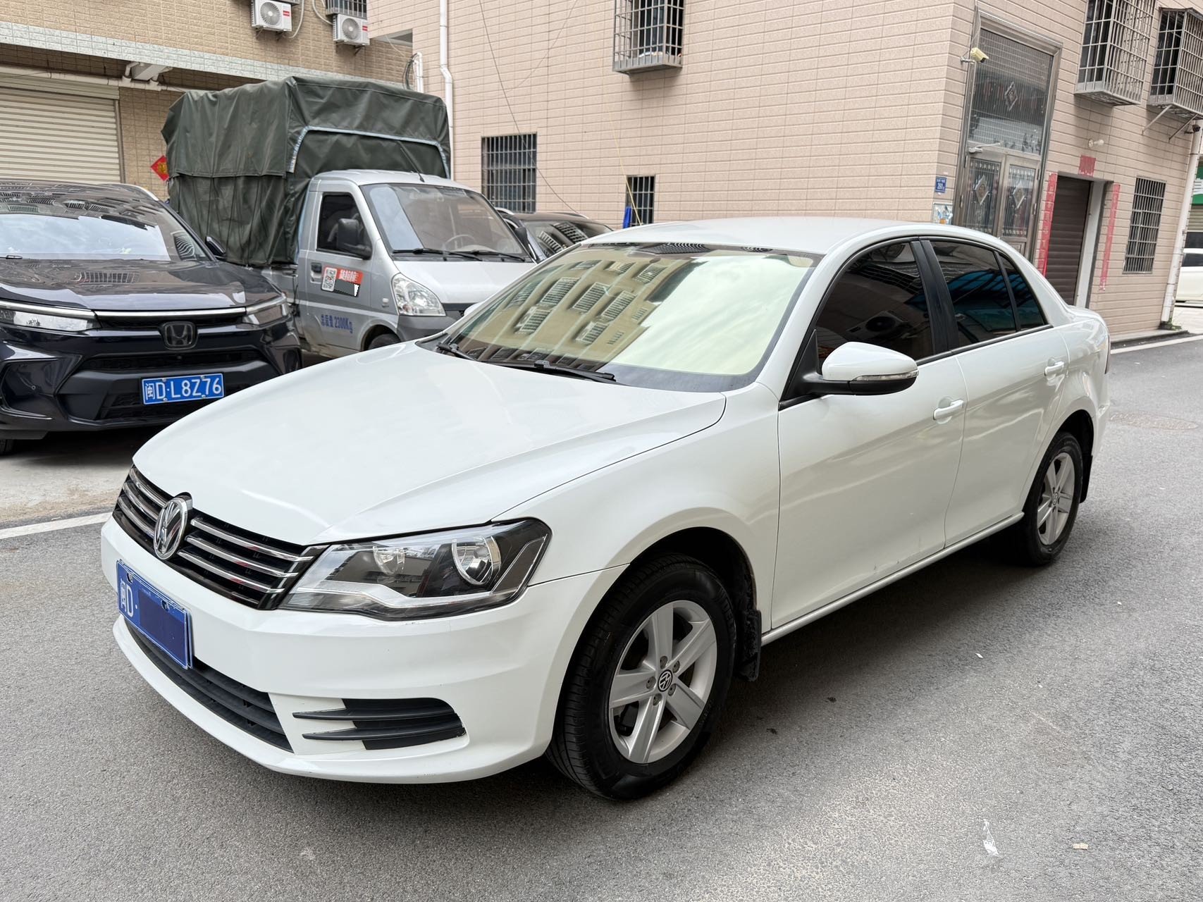 Volkswagen Bora 2014 car image 