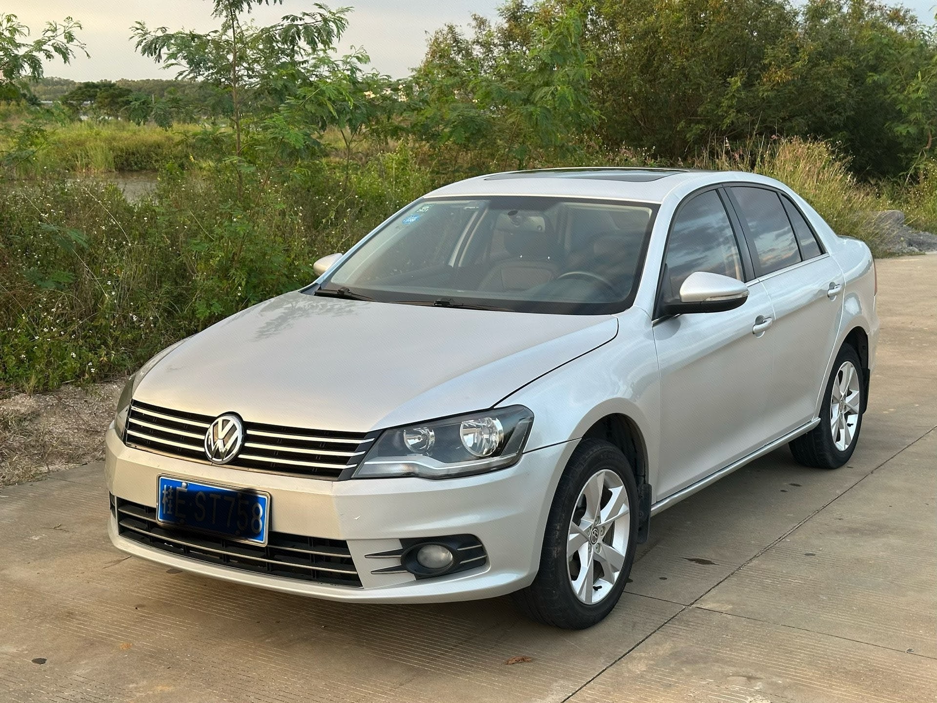 Volkswagen Bora 2014 Volkswagen Bora 2014 صورة سيارة
