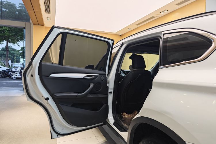 BMW X1 2019 imagen de coche #11