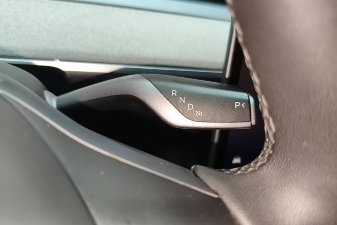 Tesla Model Y 2024 car image #20