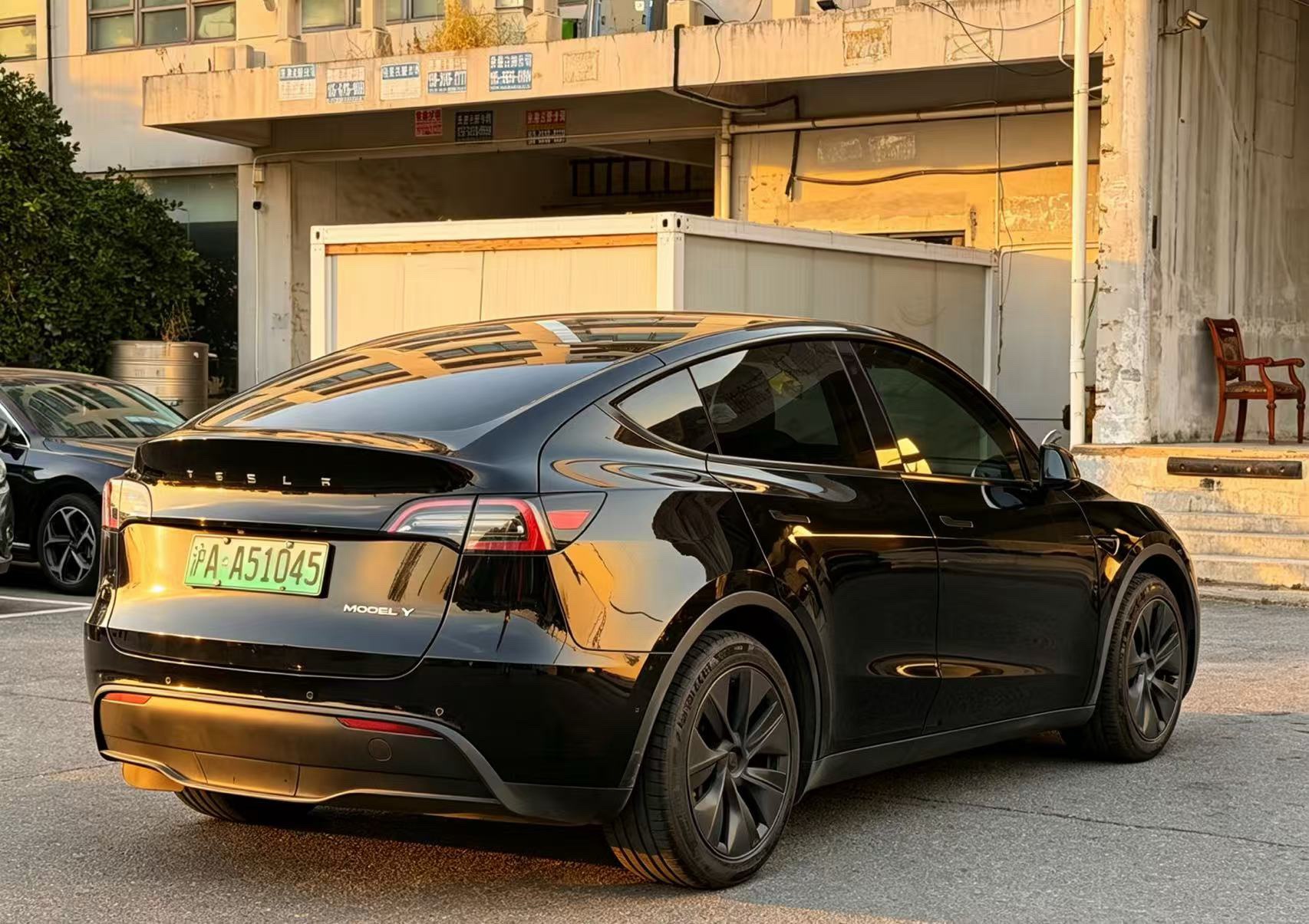 Tesla Model Y 2024 #4 Tesla Model Y 2024 صورة سيارة #4