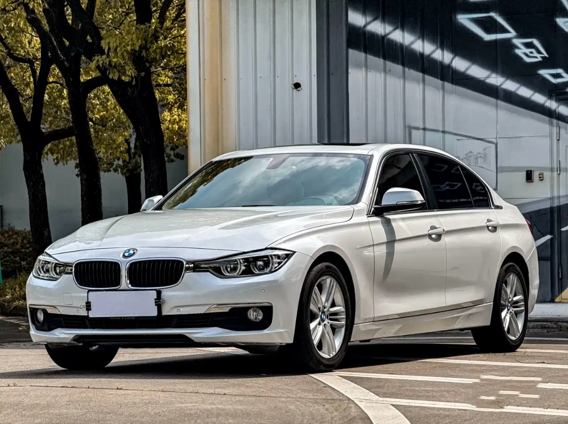 BMW 3 Series 2018 BMW 3 Series 2018 car image