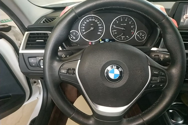BMW 3 Series 2016 car image #15