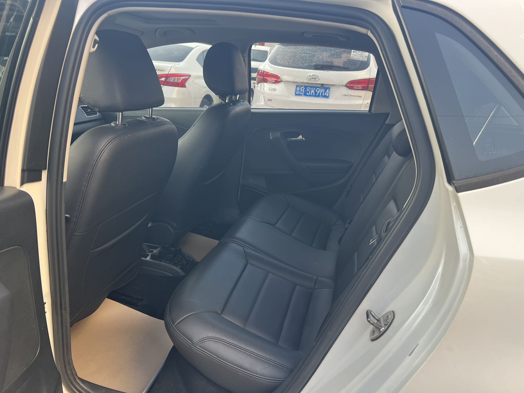 Volkswagen Polo 2018 car image #9