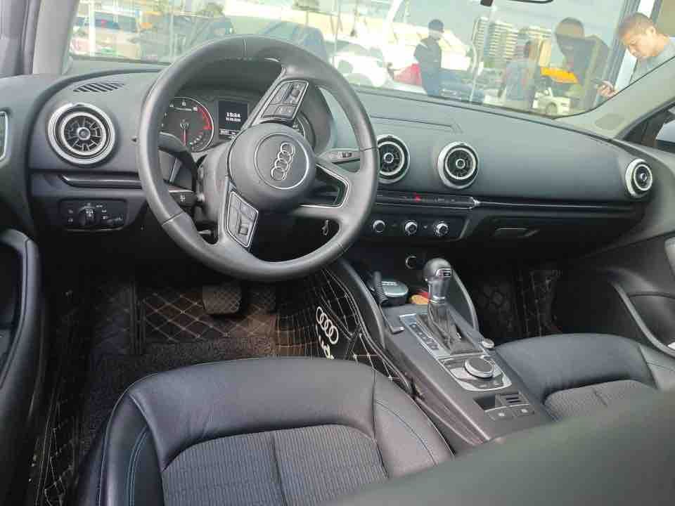 Audi A3 2019 car image #3
