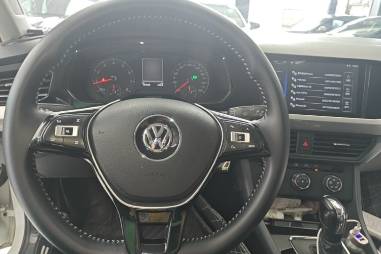Volkswagen Bora 2018 car image #11
