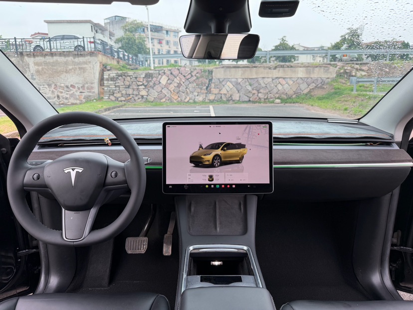Tesla Model Y 2022 #2 Tesla Model Y 2022 car image #2