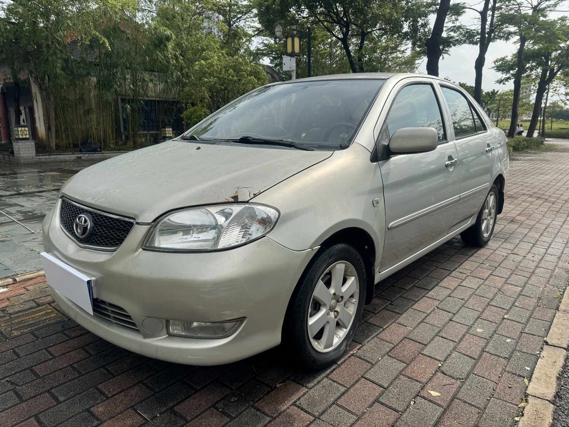 2005 2005 car image
