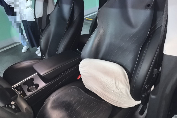 Tesla Model Y 2023 #17 Tesla Model Y 2023 car image #17