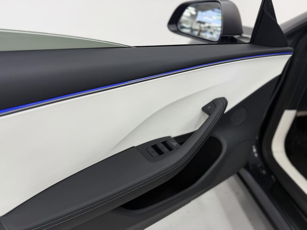 Tesla Model 3 2025 car image #7