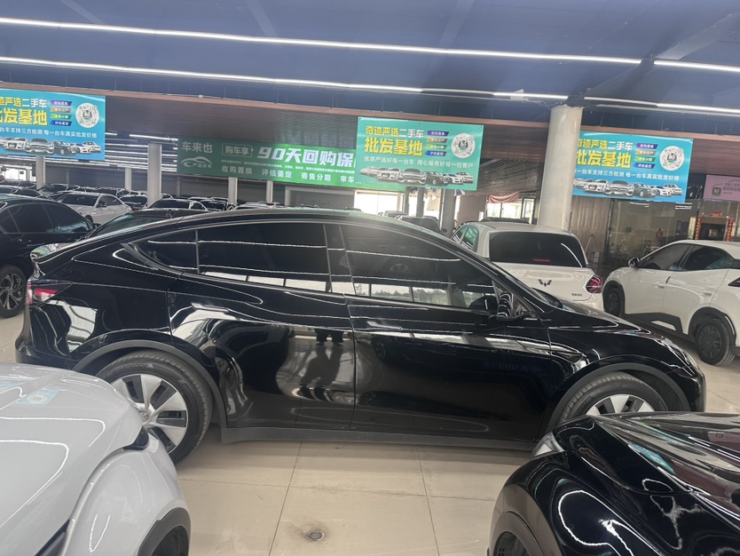 Tesla Model Y 2022 car image #4