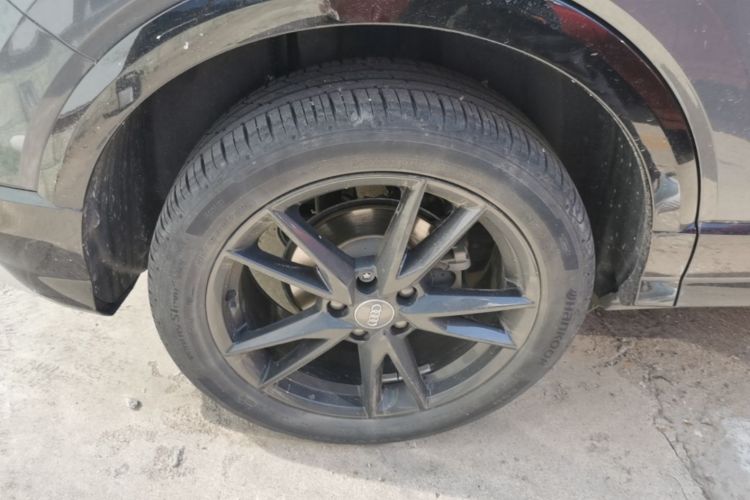 Audi Q3 2021 car image #7