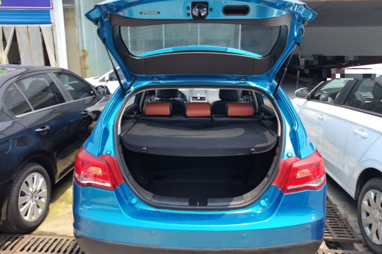 GEELY Emgrand 2016 car image #19