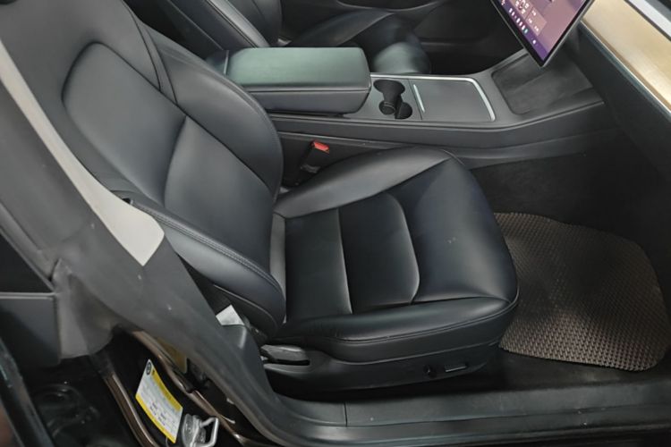Tesla Model 3 2023 car image #24