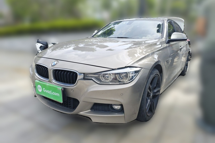 BMW 3 Series 2018 car image #2