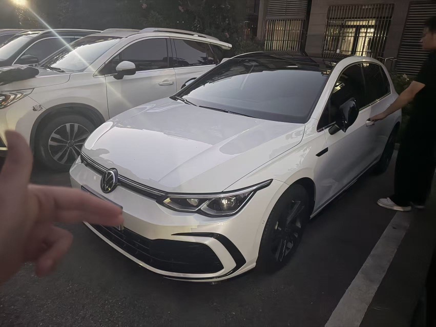 Volkswagen Golf 2023 car image 