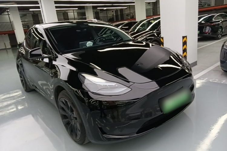 Tesla Model Y 2023 #4 Tesla Model Y 2023 car image #4