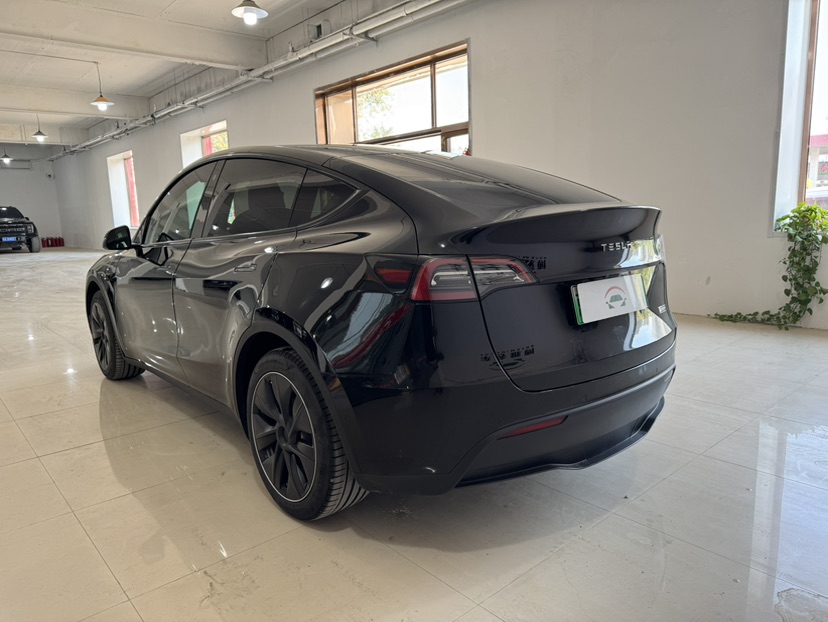 Tesla Model Y 2023 #5 Tesla Model Y 2023 immagine di auto #5