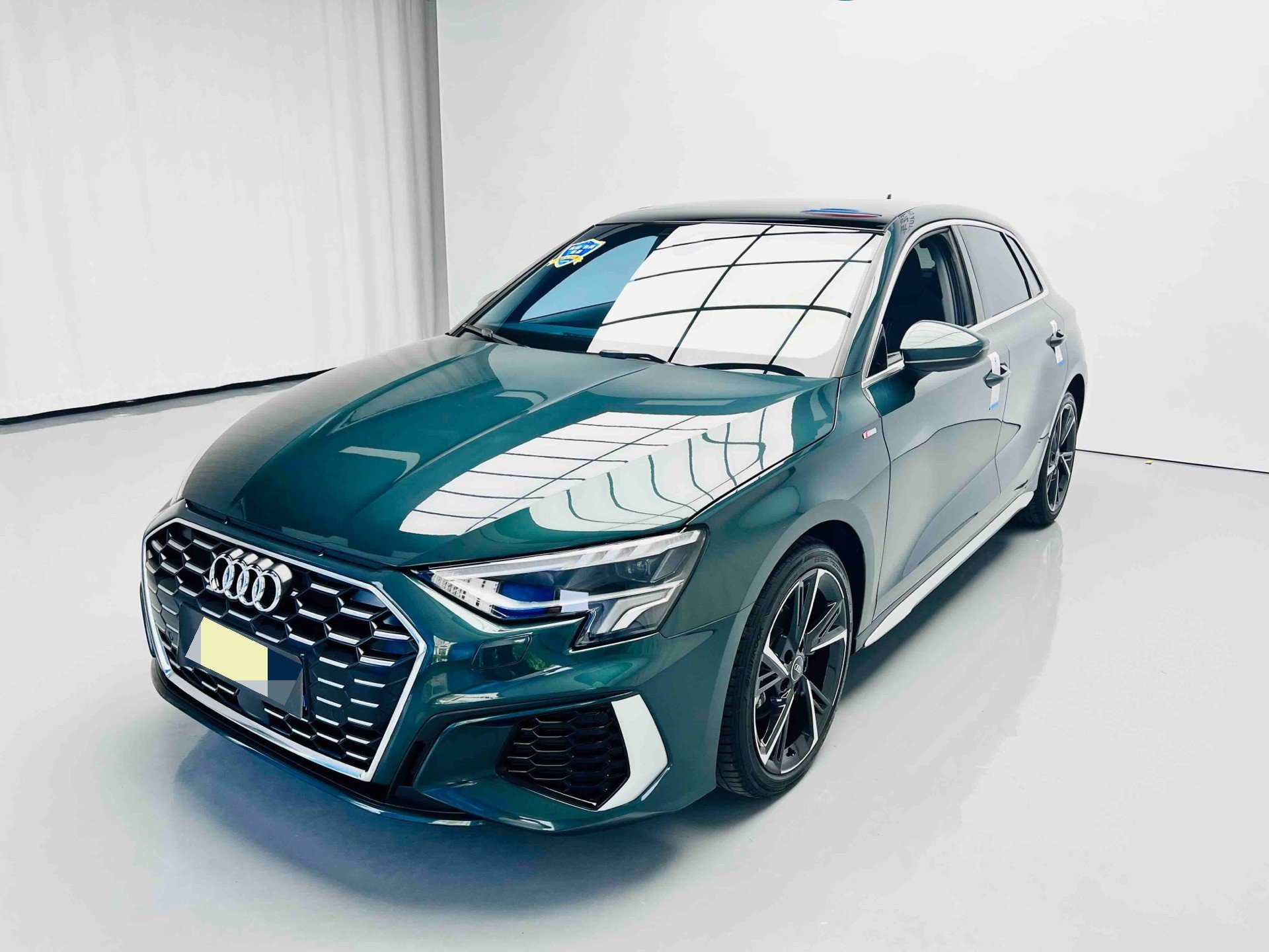2023 immagine di auto 
