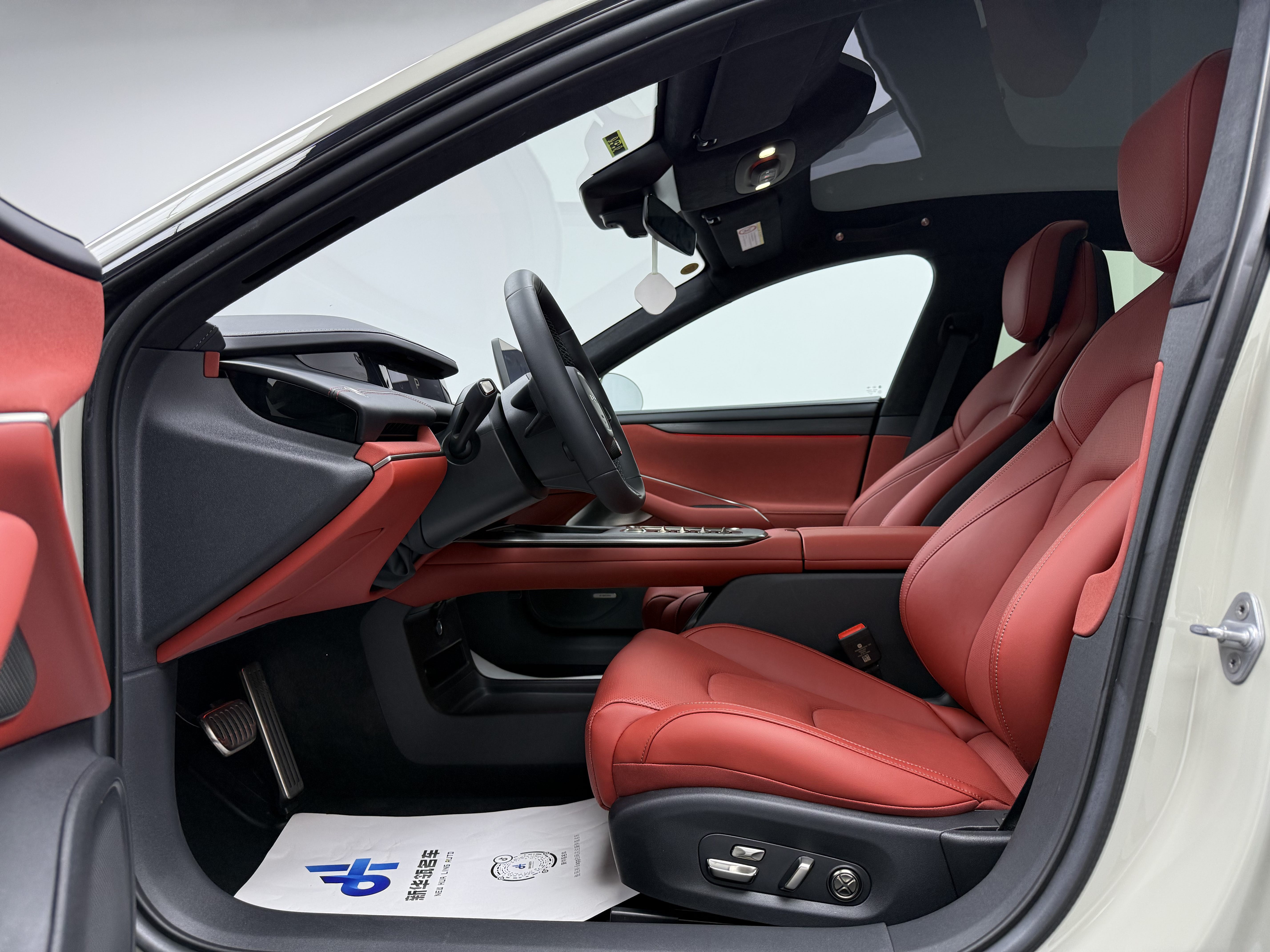 MI SU7 2024 immagine di auto #11
