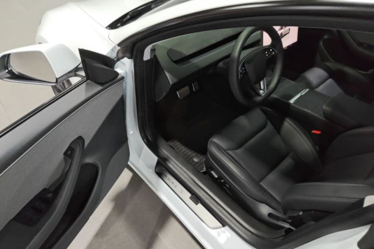 Tesla Model 3 2025 #16 Tesla Model 3 2025 car image #16