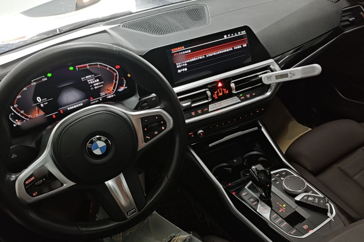 BMW 3 Series 2021 car image #10