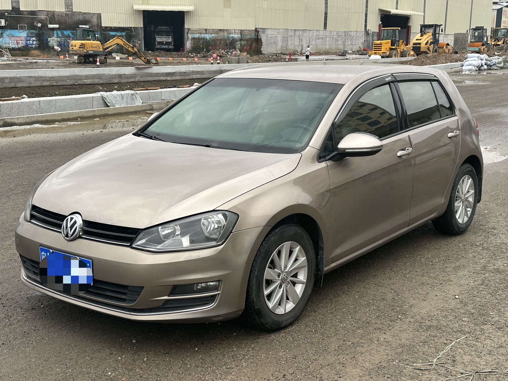 Volkswagen Golf 2014 car image 