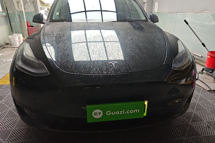 Tesla Model Y 2023 car image #3