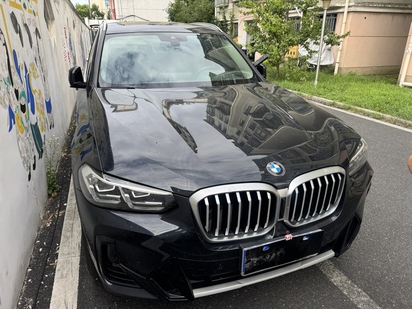 BMW X3 2024 car image #2