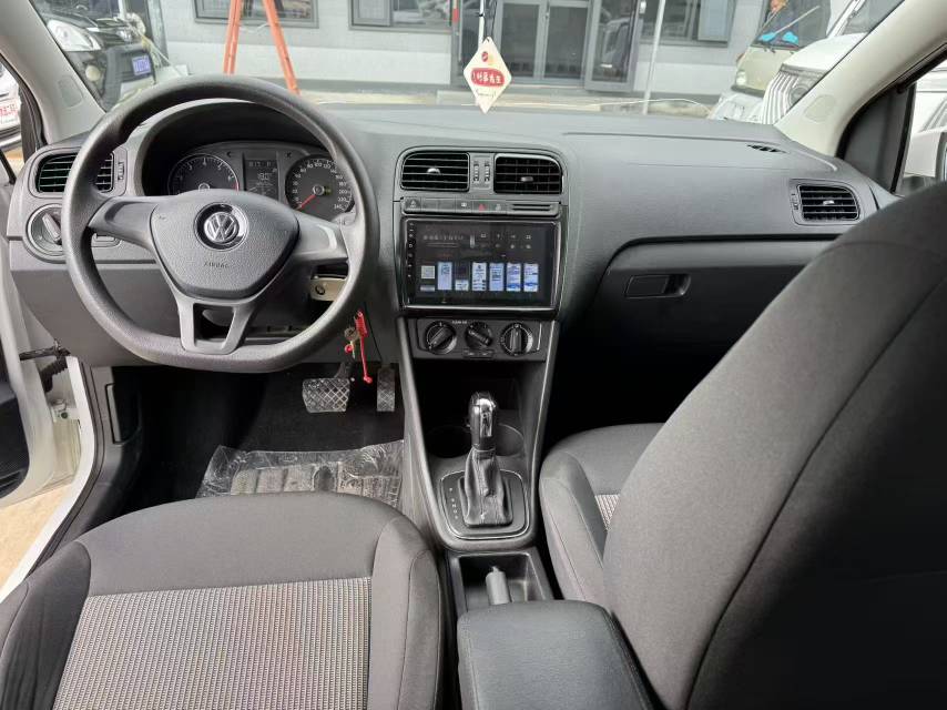 Volkswagen Polo 2019 car image #4