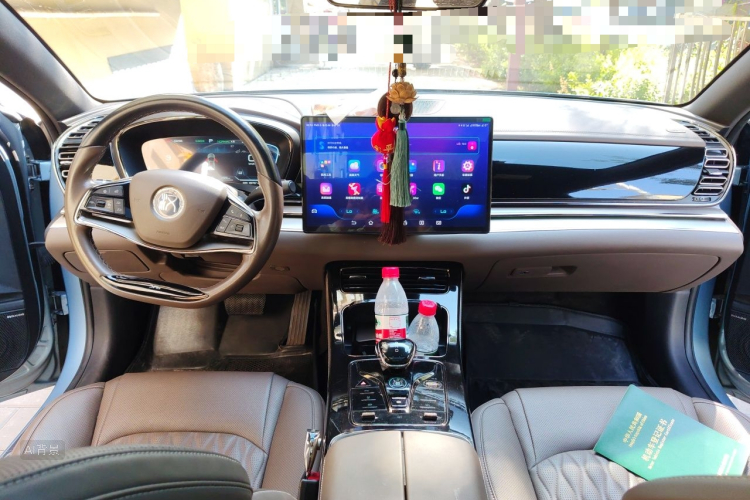BYD Han 2023 car image #11