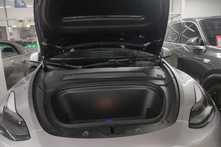 Tesla Model Y 2024 #22 Tesla Model Y 2024 car image #22