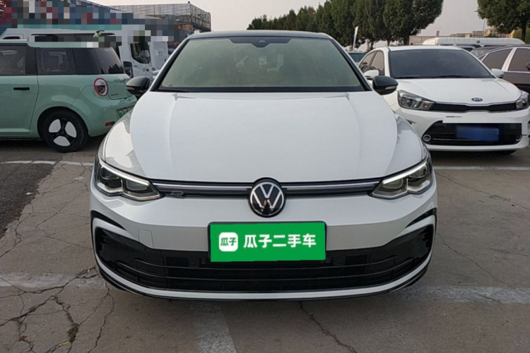 Volkswagen Golf 2022 car image #3