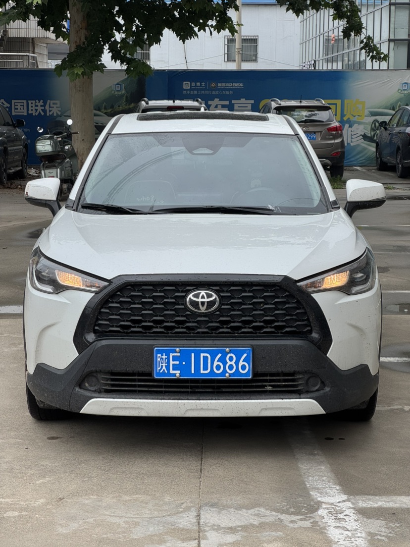 Toyota Corolla Cross 2024 immagine di auto #2