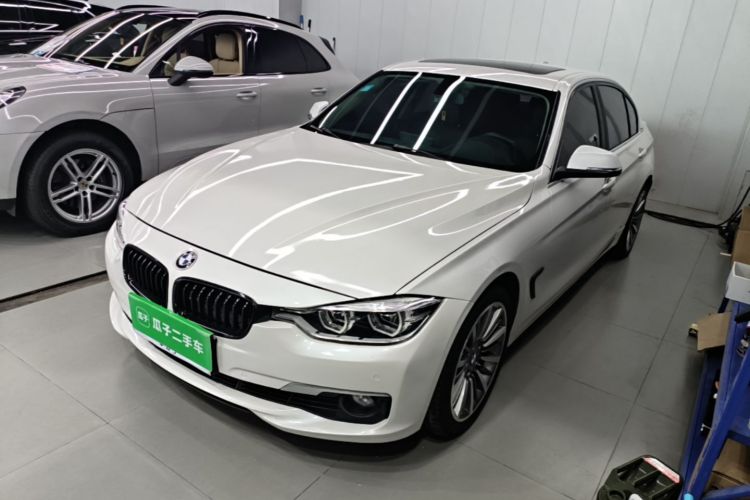 BMW 3 Series 2019 car image #2