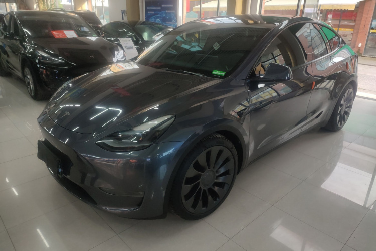 Tesla Model Y 2022 car image #2