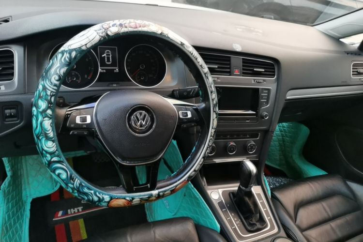 Volkswagen Golf 2016 car image #9