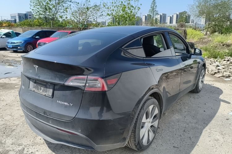Tesla Model Y 2022 car image #7
