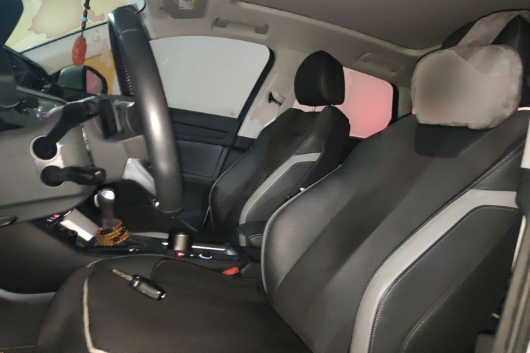 Audi Q3 2020 car image #15