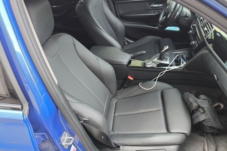 BMW 3 Series 2017 immagine di auto #24