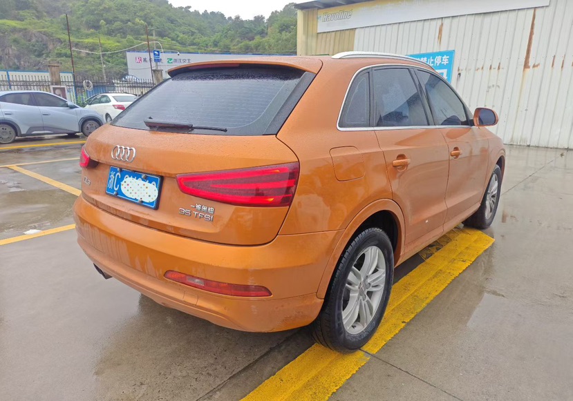 Audi Q3 2014 car image #9