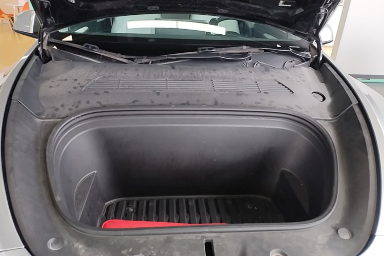 Tesla Model Y 2021 #20 Tesla Model Y 2021 car image #20