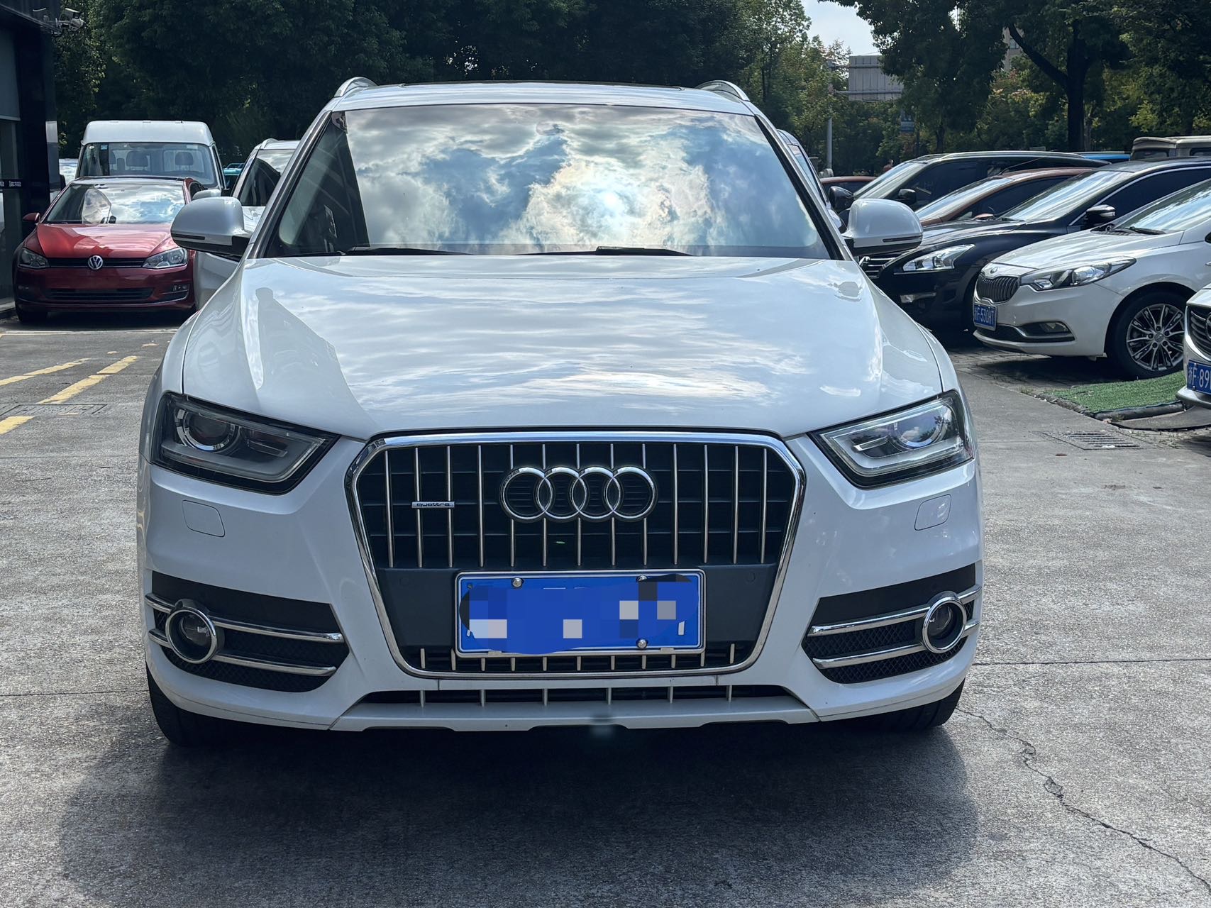 Audi Q3 2015 car image #2