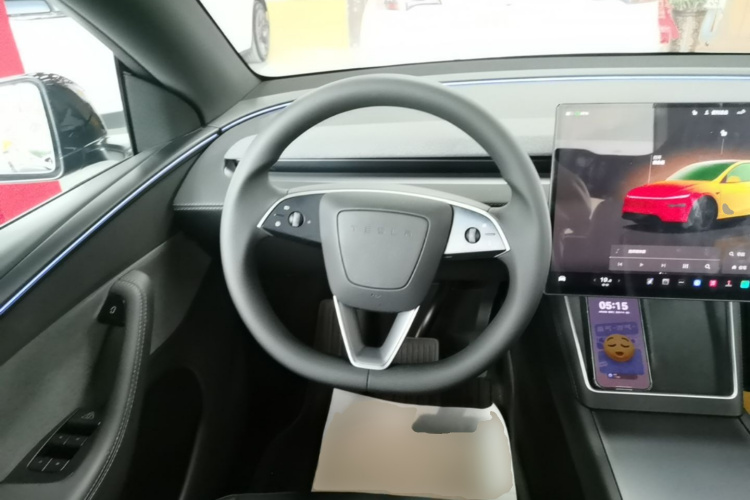 Tesla Model Y 2026 car image #11