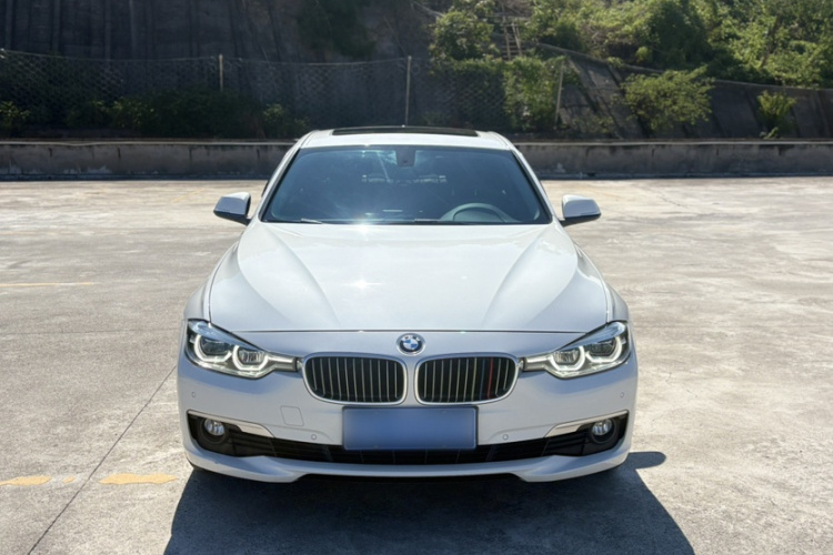 BMW 3 Series 2018 #7 BMW 3 Series 2018 car image #7