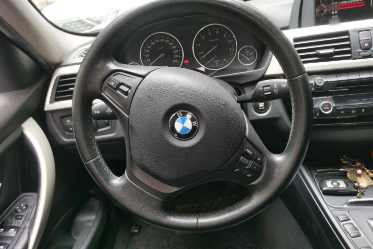 BMW 3 Series 2015 car image #12